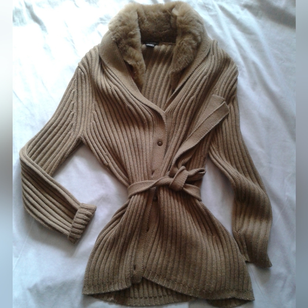 Sweater - Picture 4 of 4
